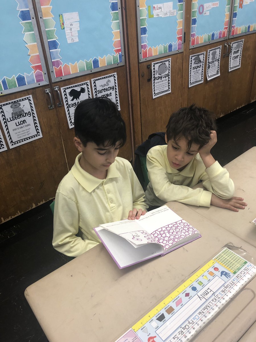 PrincipalNealy's tweet photo. Seniors reading to first graders. #priceless #givingback #responsibilityrocks https://t.co/gF1S1LEoyB