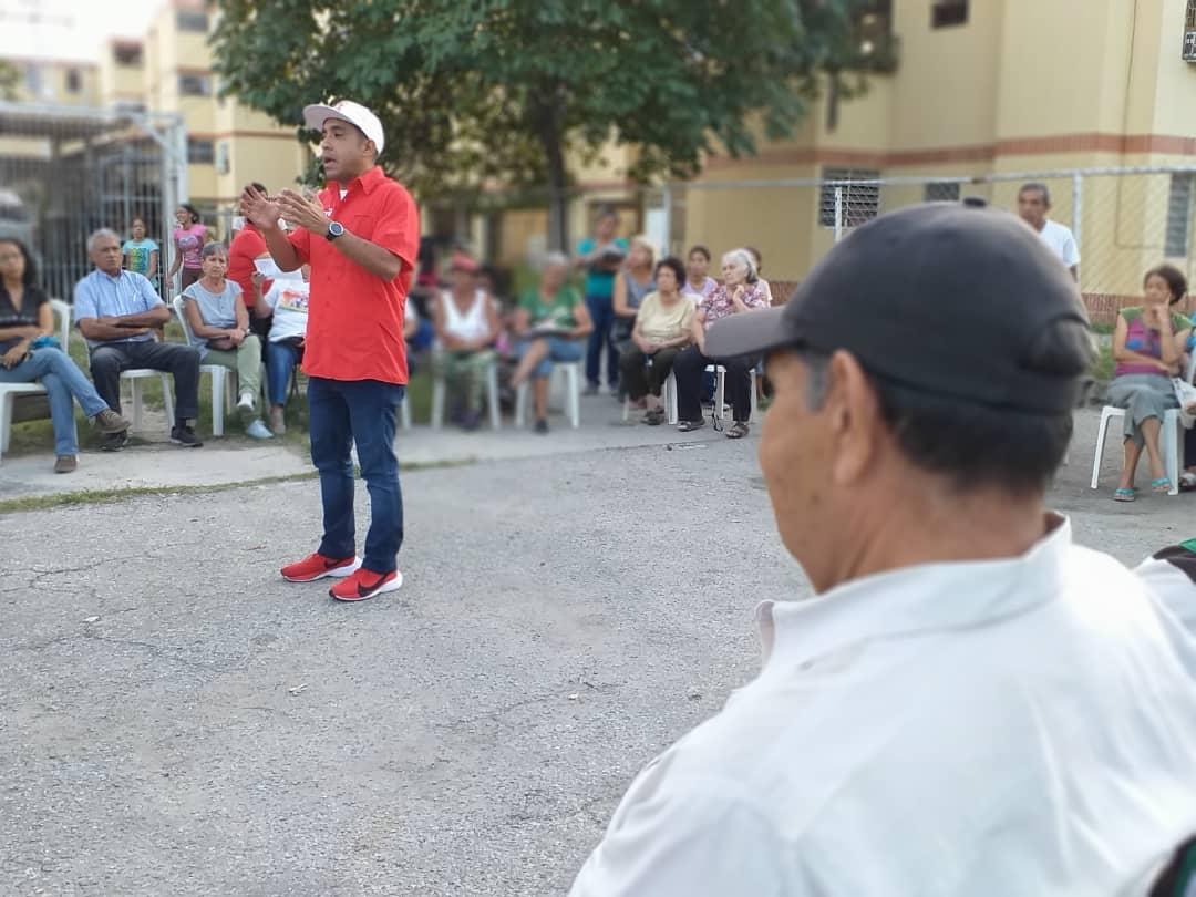 #27Nov "Maracay Juega Limpio" es coordinación y acuerdo con la comunidad, vamos a reajustar las rutas y la frecuencia, para esta fase del plan necesitamos acordar con la comunidad elementos importantes para tal acción.Estas asambleas las haremos en las 8 parroquias. <a href="/RMarcoTorres/">Rodolfo Marco Torres</a>