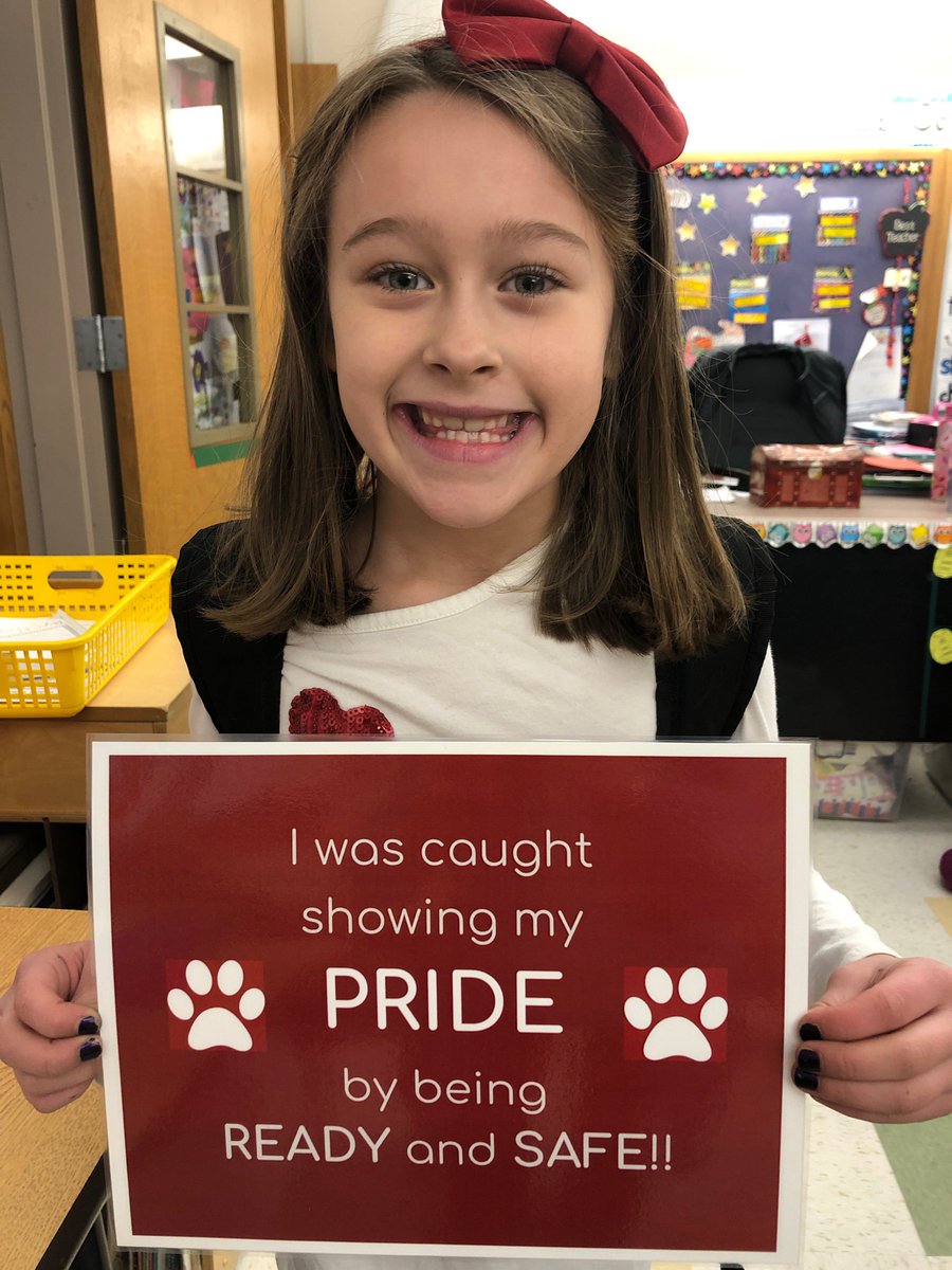 Center_CCS's tweet photo. #showingPRIDE at Center School https://t.co/eVuJoujWm8