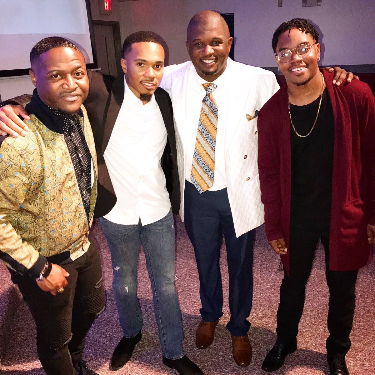 aaronsfreeman's tweet photo. Sunday night was AMAZING! So honored to have these guys all under one roof! This crew made it happen for my new single “Moving Forward.” #producer #songwriter #musician #concert #movingforward https://t.co/pbK1gy87Dp