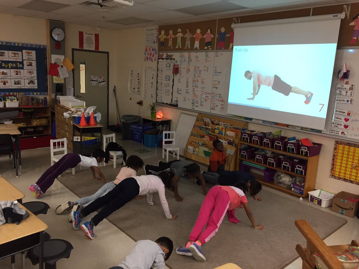 MlleWinter's tweet photo. Last week of #novdpa #MOVEmber. Finished our day with the #4minuteworkout. Even @ateachertweet was impressed with our skills! Way to go, little lions! πͺπ½πͺπ½πͺπ½ @Mandela_PhysEd @MandelaPS #dpaeveryday #mandelapride https://t.co/0TB6Z0hETs