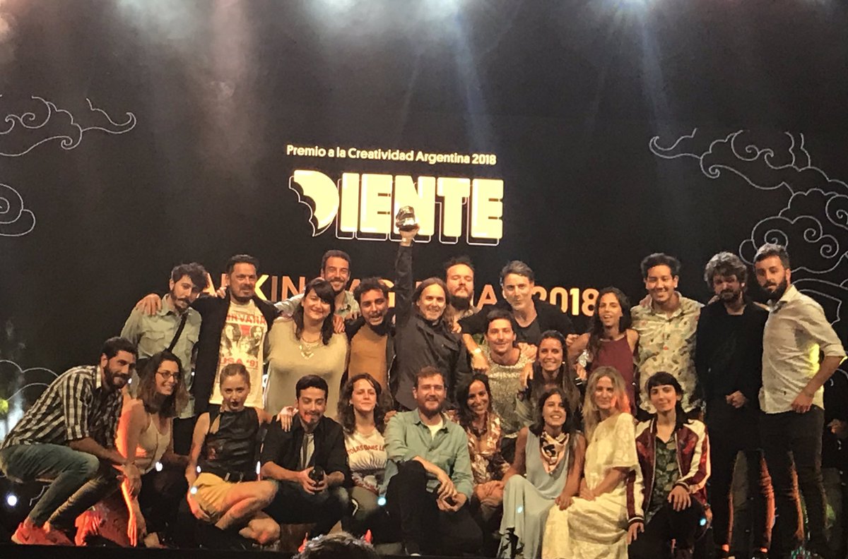 ReasonWhy's tweet photo. En el ranking del #Diente2018, @DAVID_BsAs_ fue la Mejor Agencia de Argentina, Primo la Mejor Productora y @CocaColaAr el Mejor Anunciante. 👏🏼👏🏼👏🏼👏🏼 #creatividad #publicidad @creativosarg https://t.co/N5fYlkfr0u