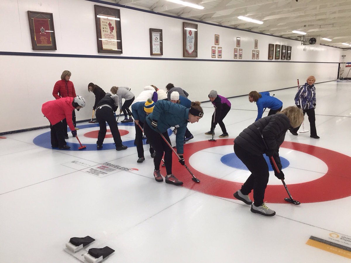 unionvillecurl's tweet image. All smiles at the Women&apos;s Learn to Curl on Monday morning! #curling #learntocurl