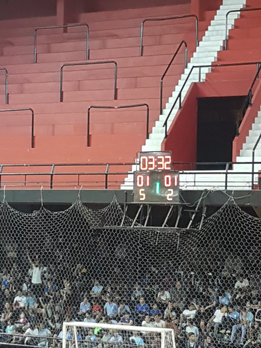 EntreLineasOkk's tweet photo. #FinalARF | A falta de 3' @JCR_futsal y @FutsalCRR siguen empatando 1 a 1 en la Gran Final.  3 a 1 arriba #Jockey en el global. https://t.co/anRxGyMpI3