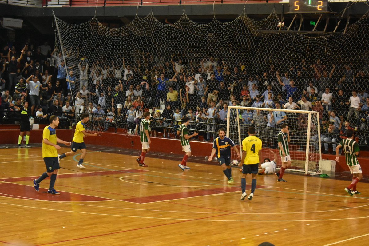 CunaDelFutsal's tweet photo. #FinalARF | ⏱ ST 17' 32": ⚽ GOL de #Regatas. Juan Alvarez puso el 2-2. #Jockey se está quedando con la gran final por un global de 3 a 2. https://t.co/R6nnmZsYx9