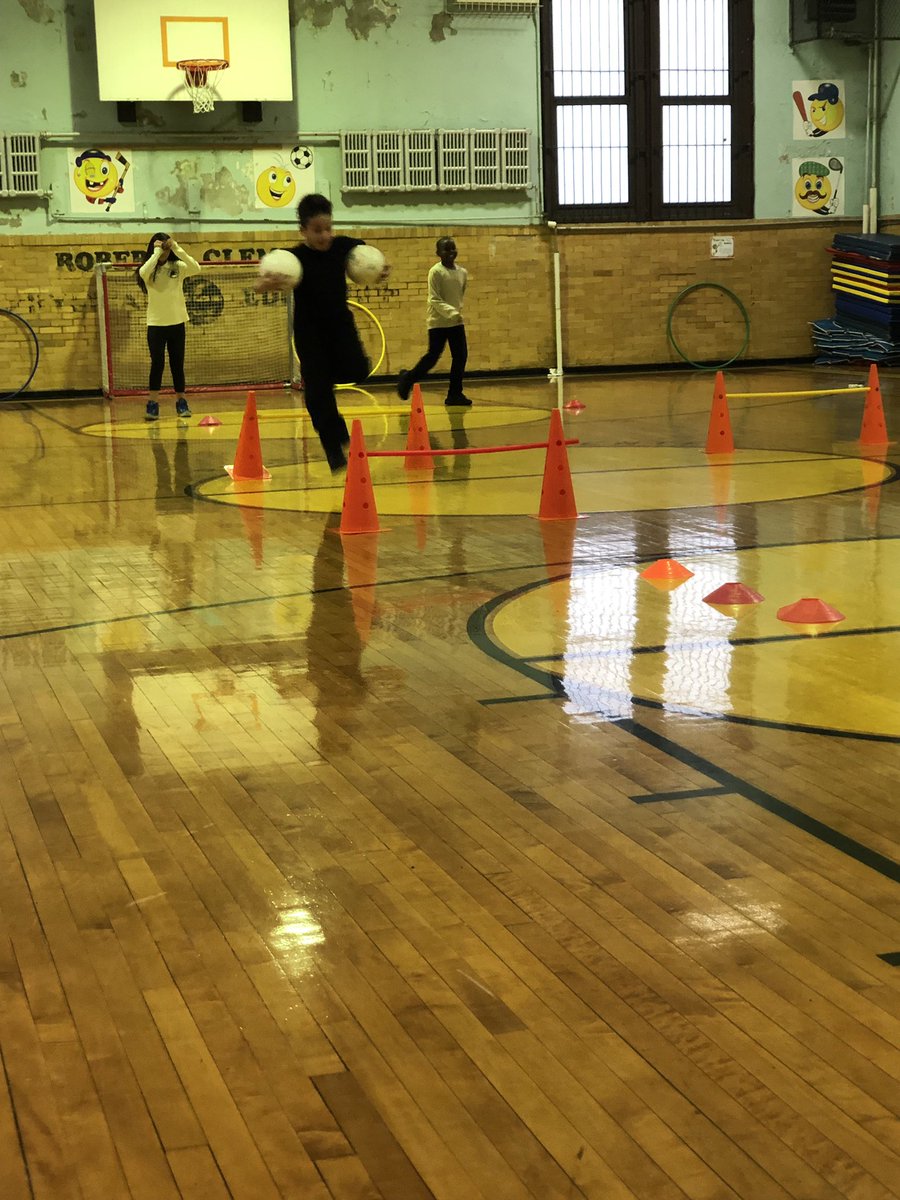 R_Clemente_ELT's tweet photo. #Soccer time! #RCSistheBEST #STRONGinsideandout
#AfterSchoolRocks #NPS #NPSELT  #Newark #NJ #NewJersey @ELT_Newark @NPSvoices @afterschool4all https://t.co/WMCTv0ixHn