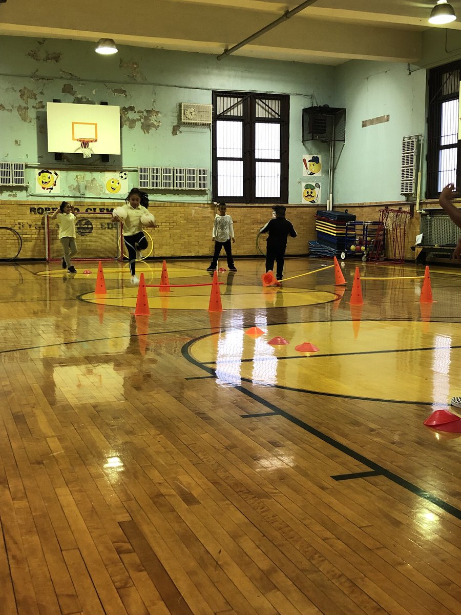 R_Clemente_ELT's tweet photo. #Soccer time! #RCSistheBEST #STRONGinsideandout
#AfterSchoolRocks #NPS #NPSELT  #Newark #NJ #NewJersey @ELT_Newark @NPSvoices @afterschool4all https://t.co/WMCTv0ixHn