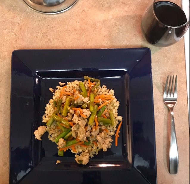 mybestmechatt's tweet photo. Tonight’s after work dinner was more than a protein waffle and peanut butter... ground turkey and asparagus stir fry with cauliflower rice. And yes, the glass of wine was included! 🍷 #TeamFitForever #MyBestMeChatt
- @keepcalm_maryon https://t.co/RpGNkhpoqr