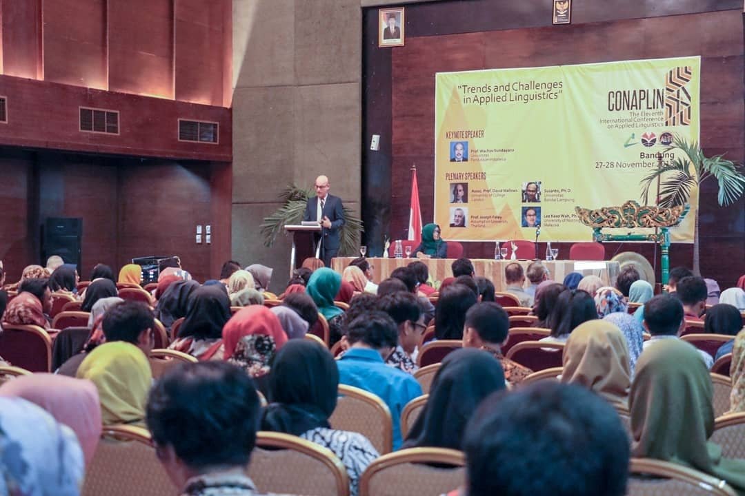 conaplin's tweet photo. Plenary speaker Assoc. Prof. David Mallows

The Eleventh International Conference on Applied Linguistics

#CONAPLIN #CONAPLIN11 #CONAPLINXI https://t.co/wztTRSBnAu