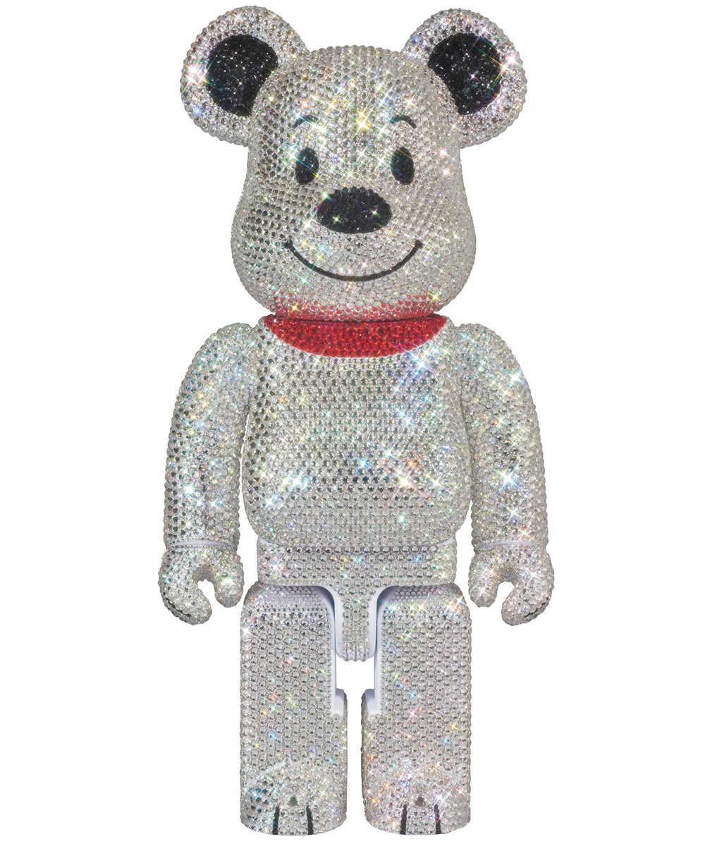 全身スワロフスキーでデコレーション、スヌーピーのベアブリックが完全