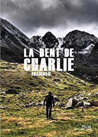 Écrit  avec beaucoup de poésie, d humour et de réflexions très intéressantes  sur des sujets d actualité tels que la préservation des montagnes  amenées à devenir des lieux touristiques tendant à les dénaturer. Un  policier bien mené, des personnages attachants.
