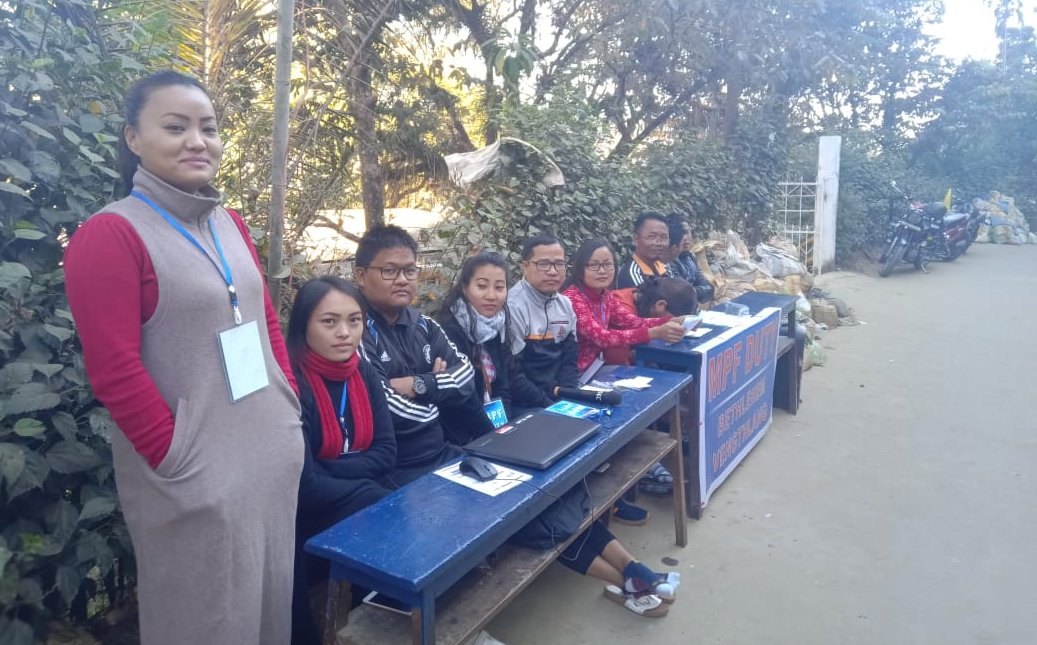 ETPolitics's tweet photo. Seen Earlier: Visuals from #PollBooths of #Mizoram | #MizoramElections #LIVE #UPDATES: https://t.co/7B7KOkftMD https://t.co/JQpZBcuIHw