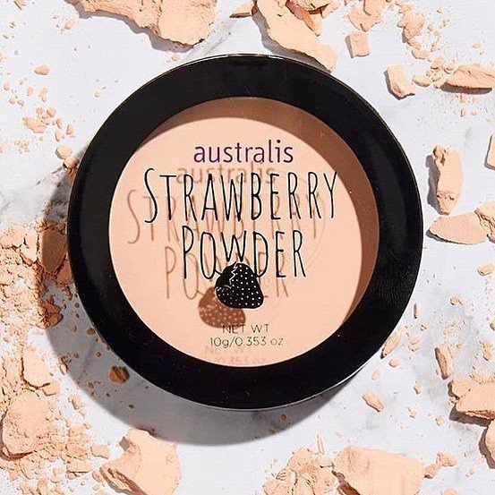 NEW! Australis Strawberry Powder can be used on specific areas, such as the under-eye area to banish dark circles, or over your entire face as a matte finishing powder. It's best suited to cool, pink-based skin tones 💓 #loveaustralis #strawberrypowder #banishdarkcircles