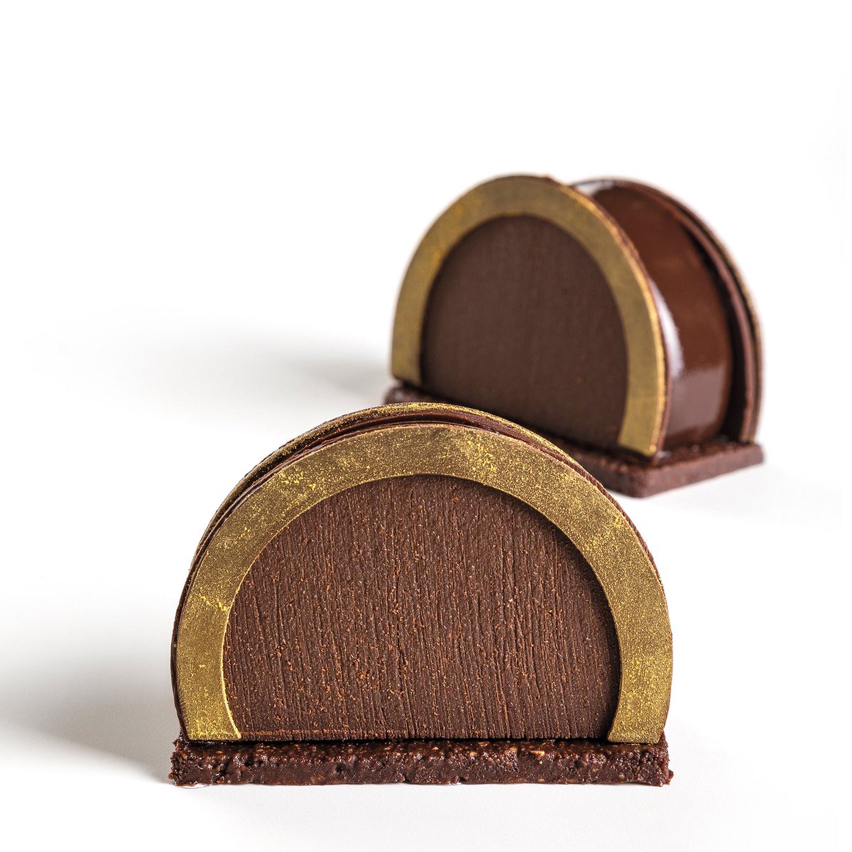 CHOCOLATE Y RON by Josep Maria Rodríguez (<a href="/lapastisseria/">LA PASTISSERIA BCN</a>) 📷 <a href="/xevifguell/">xevi f.güell</a> para #PR34

libreriagastronomica.com/es/libro/pastr…