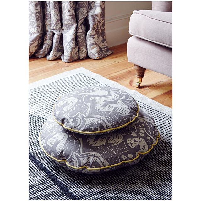 Mark Hearld’s Bosco fabric, designed for our #sessionsandco products evokes dappled light beneath the umbrella pines in Italy (‘bosco’ meaning ‘forest! in Italian). It’s musical in its rhythm and lyricism; full of light and shadow. We asked Mark what he listens to when he’s worki