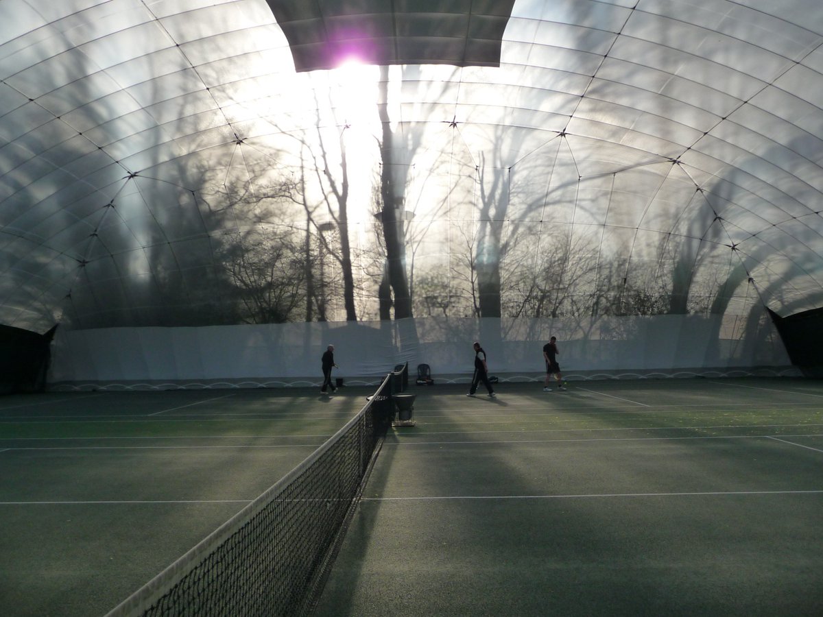 AJTensile's tweet photo. Where has summer gone? The good news for Coolhurst Lawn Tennis and Squash Club is that play can continue in all weathers throughout the winter thanks to our semi-permanent inflatable tennis dome, recently reinstalled by our dedicated crew.

https://t.co/35v3kQzsEA https://t.co/BYGbIkEn4n