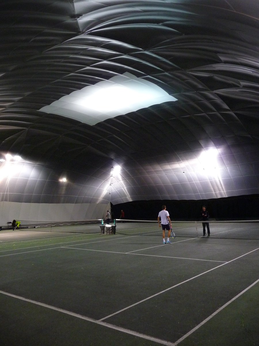 AJTensile's tweet photo. Where has summer gone? The good news for Coolhurst Lawn Tennis and Squash Club is that play can continue in all weathers throughout the winter thanks to our semi-permanent inflatable tennis dome, recently reinstalled by our dedicated crew.

https://t.co/35v3kQzsEA https://t.co/BYGbIkEn4n