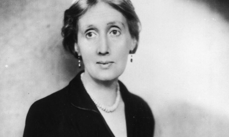 Kale Grubu desteğiyle hazırlanan #ilhamverentopuklar yazı dizisi Kasım ayında, tarihin en önemli yazarlarından biri olarak anılan Virginia Woolf’a yer verdi.
Virginia Woolf’un ilham veren hikayesinin tamamını okumak için:
dijitaltopuklar.com/2018/11/kendin…