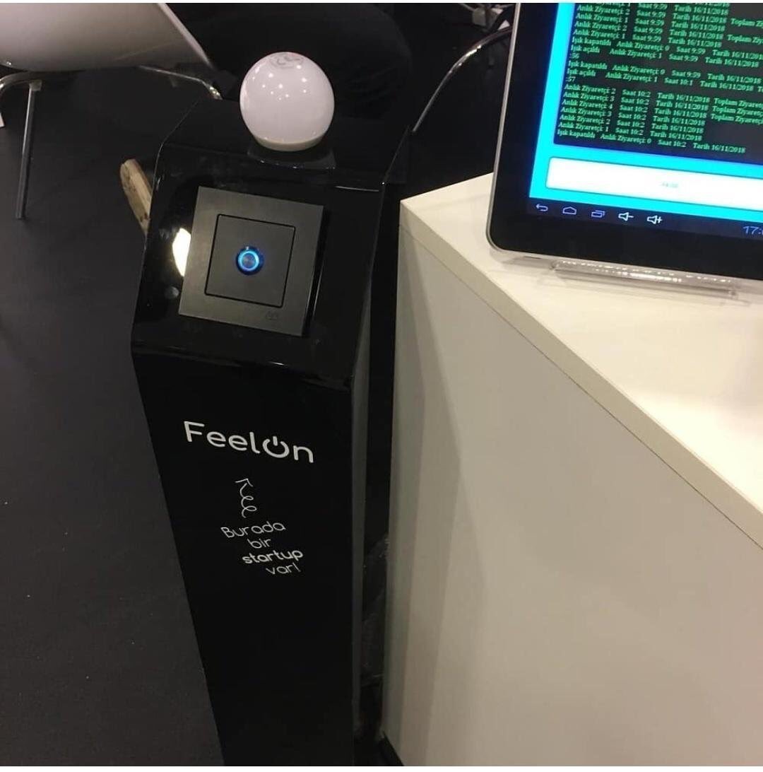 Kuluçka Merkezi ekiplerimizden FeelOn Smart Systems değerli mentörümüz Kenan Dönmez ile birlikte katıldıkları “DesignWeekTurkey” etkinliğinde yoğun ilgi ile karşılandılar. Katkılarından dolayı Kenan Bey’e teşekkür ediyor, ekibimize başarılar diliyoruz. 👏🏻<a href="/Workinton/">Workinton</a> <a href="/Melihgurel/">Melih Gurel</a>