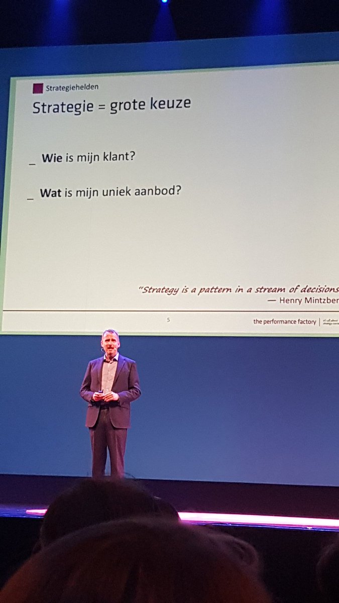 nicomaesbe's tweet image. Strategie is keuze ... eerste les van @JeroenDeFlander op #topseminar van @UNIZOvzw.