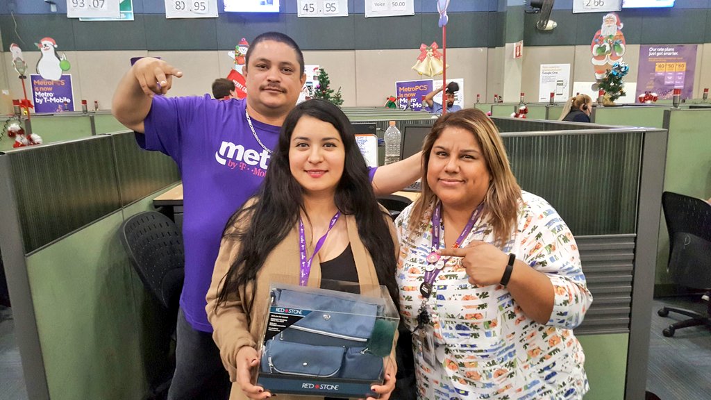 IsraelBallest18's tweet photo. Some of our latest winners of our christmas metro life raffle!! Congrats
@spartanamaro @oscaruizqasuper @Josie_MPCS @MxlimpcsQA @Greg_MPCS @telmpcsmxl @TonyBologne6 https://t.co/EnIRoMDOCH