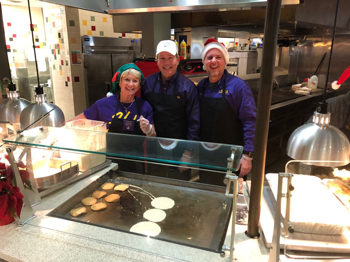Coach DD Breaux, ⁦<a href="/lsuprez/">Lol SupreZ</a>⁩ , and Dr Clint Wilson serving pancakes at the 459 at the President’s Pancake midnight breakfast. Good luck on finals ⁦<a href="/LSUstudents/">LSU students</a>⁩ ! Get ready for gymnastics in January. <a href="/lsu/">LSU</a> ⁦<a href="/LSUgym/">LSU Gymnastics</a>⁩