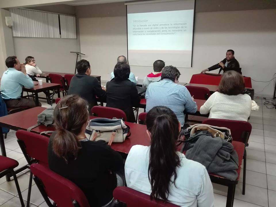 IcesDe's tweet photo. Nos encontramos en la conferencia «El problema del conocimiento en la sociedad del conocimiento» impartida por el Lic. Daniel Ochoa. #20Aniversario https://t.co/cvzjNazb3g