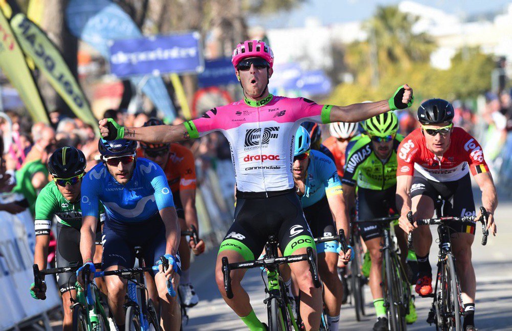 cycling_360's tweet photo. 📽️ Rewind the Season 2018
🇪🇸 64th @VCANDALUCIA
📍Stage 3
✔️Mancha Real➖Herrera
🚴‍♂️(165. 1K) 
🇮🇹 @SachaModolo 🏆
🇪🇸 @BarberoCbc
🇨🇴 @nelsonsotom

#vueltaandalucia #64RdS #VCA2019 @Ride_Argyle @Movistar_Team @CajaRural_RGA https://t.co/lu7vjVAxwQ