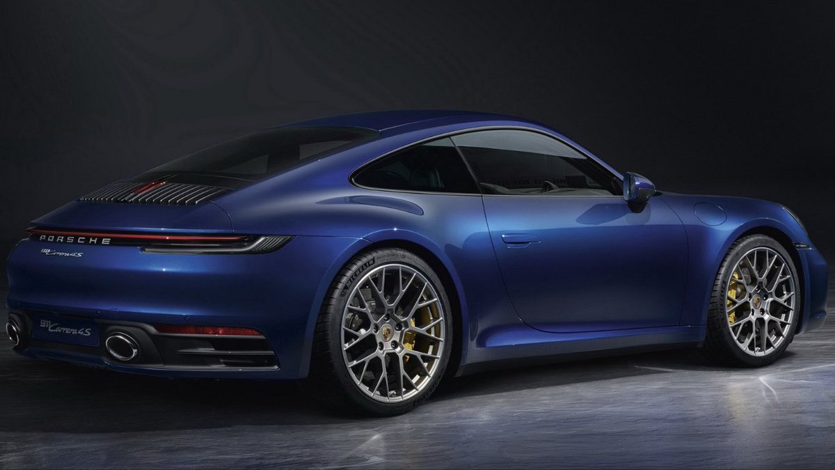 redlinesproject's tweet photo. Word on the street.
Porsche just debuted the 2020 911 at the LA Auto Show.
The 2020 Porsche 911 Carrera S (992) has 443 hp. It has a 0-60 time of 3.5 sec. and it will start from $113k.
#Porsche #Porsche911 #cars #News #CarNews #LAAutoShow #sportscars #Rpmnews https://t.co/OjzNVkPsMG