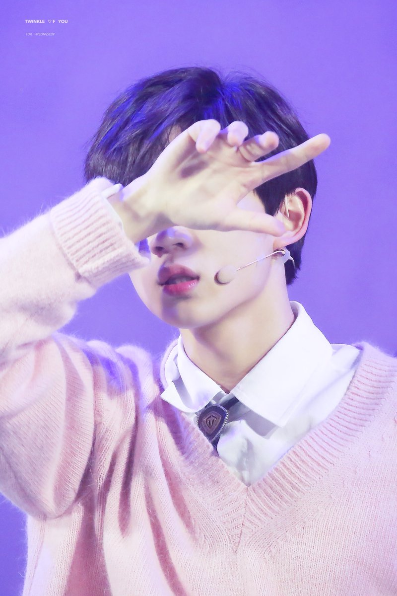 TWINKLEOFYOU's tweet photo. 181125 청춘랜드  HQ

#안형섭 #형섭 #형섭X의웅 #hyeongseop

💟💟💟 https://t.co/uyTorVHB8i