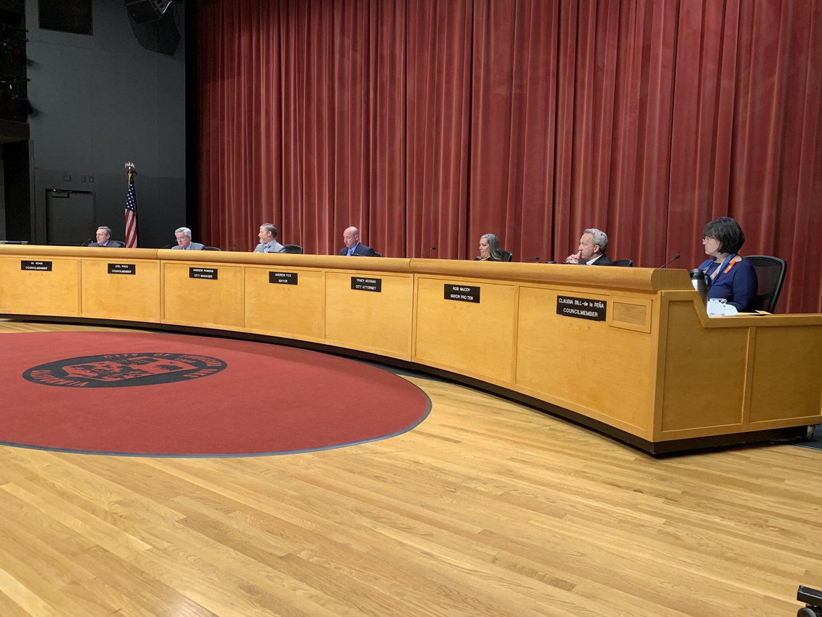 Mike___Harris's tweet photo. #ThousandOaks City Council votes to try to get portion of #Hwy101 named after #VC Sheriff’s Sgt. Ron #Helus, one of 12 killed in Nov 7 #Borderline shooting. Assemblywoman Irwin, on city’s behalf, expected to ask state legislature to name it after Helus. Process could take a year. https://t.co/HL8AEck3FO