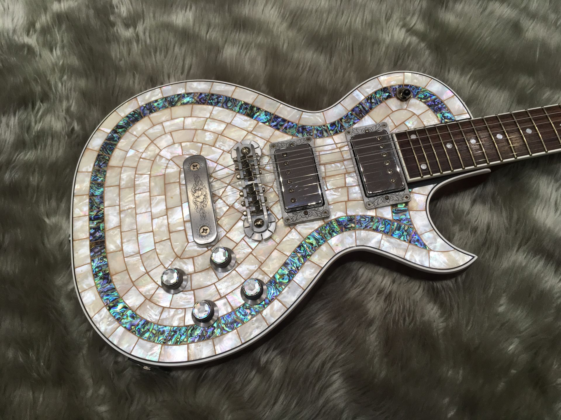 ギター Zemaitis  C24PF LITTLE RING PEARL HEAD Electric Guitar Zemaitis C24PF Little Ring Pearl Head & Semi