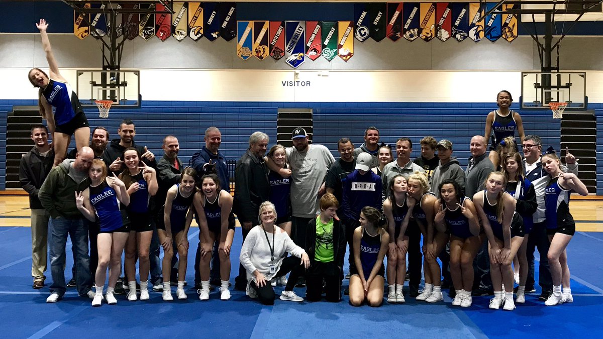 GVSPIRIT's tweet photo. AMAZING practice tonight for GV Varsity cheer! Special Guests included Dads, Brothers, Uncles, Grandpas who were so supportive & encouraging! Loved having you all!π#gettinginthereps #riseup #dominatestate #stillclimbing https://t.co/ChlM3ff6GO