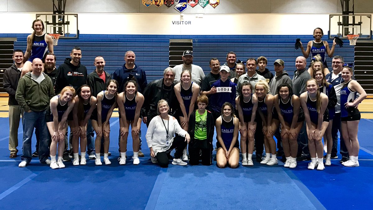 GVSPIRIT's tweet photo. AMAZING practice tonight for GV Varsity cheer! Special Guests included Dads, Brothers, Uncles, Grandpas who were so supportive & encouraging! Loved having you all!π#gettinginthereps #riseup #dominatestate #stillclimbing https://t.co/ChlM3ff6GO