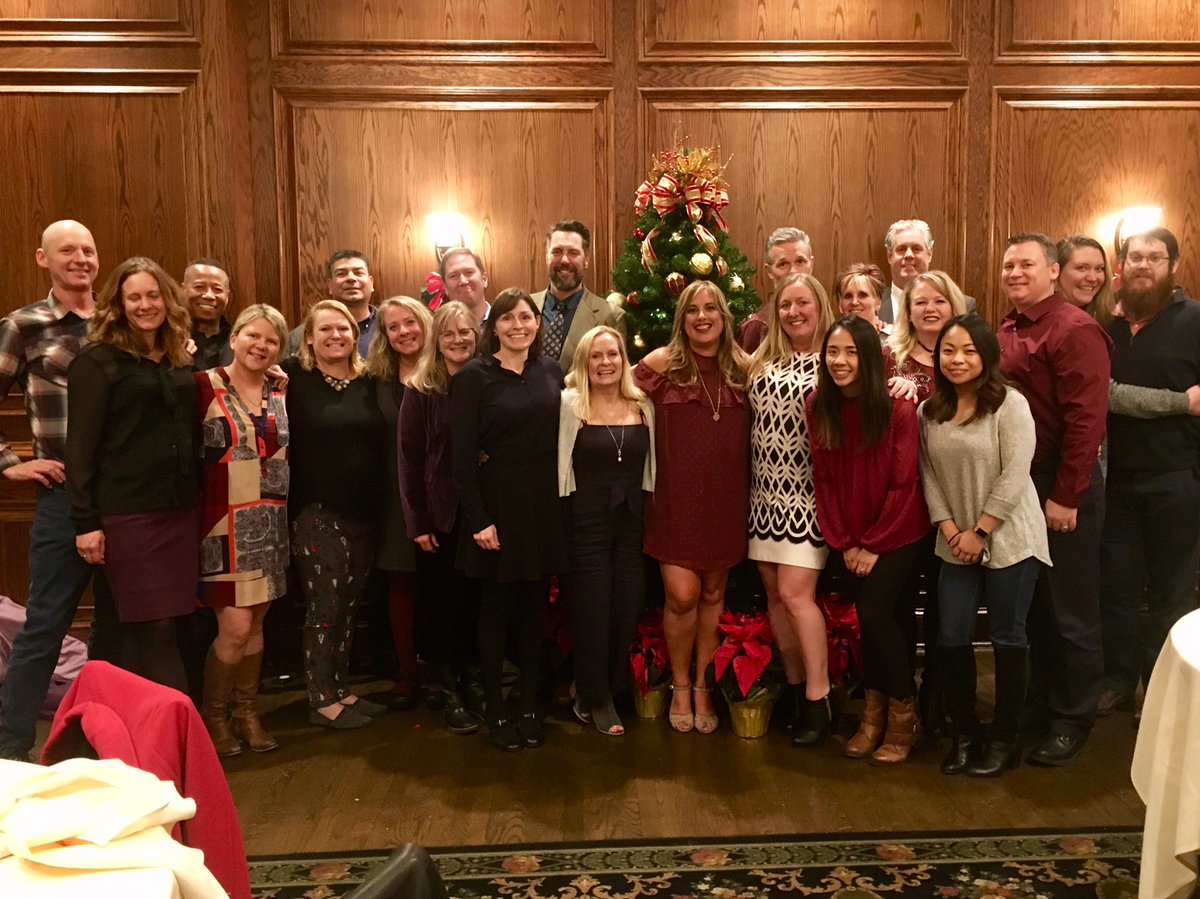kstna88's tweet photo. 🎄Happy Holidays from all of us in the @AMNHealthcare Denver office! So blessed to celebrate with all of you. 🎄 #amnrocks #healthcarestaffing #AMNHealthcare #blessed #travelnursing https://t.co/IdOitviCNp