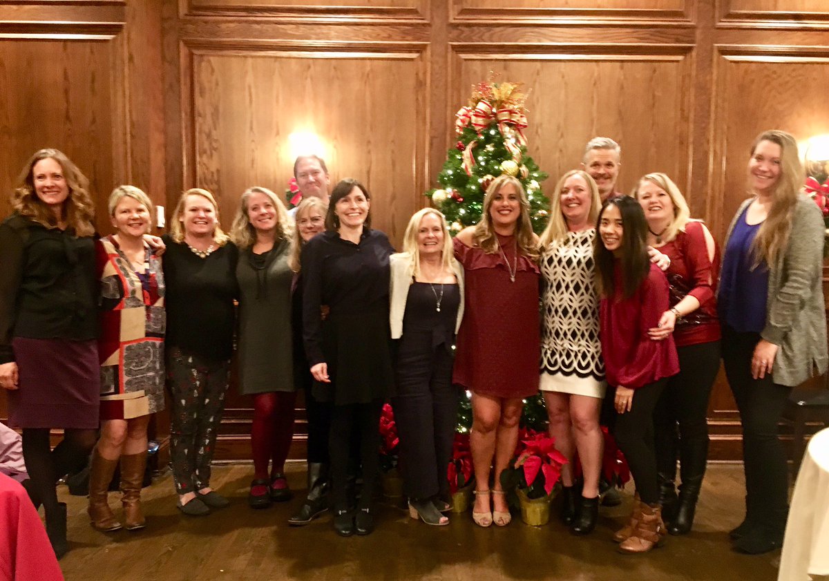 kstna88's tweet photo. 🎄Happy Holidays from all of us in the @AMNHealthcare Denver office! So blessed to celebrate with all of you. 🎄 #amnrocks #healthcarestaffing #AMNHealthcare #blessed #travelnursing https://t.co/IdOitviCNp