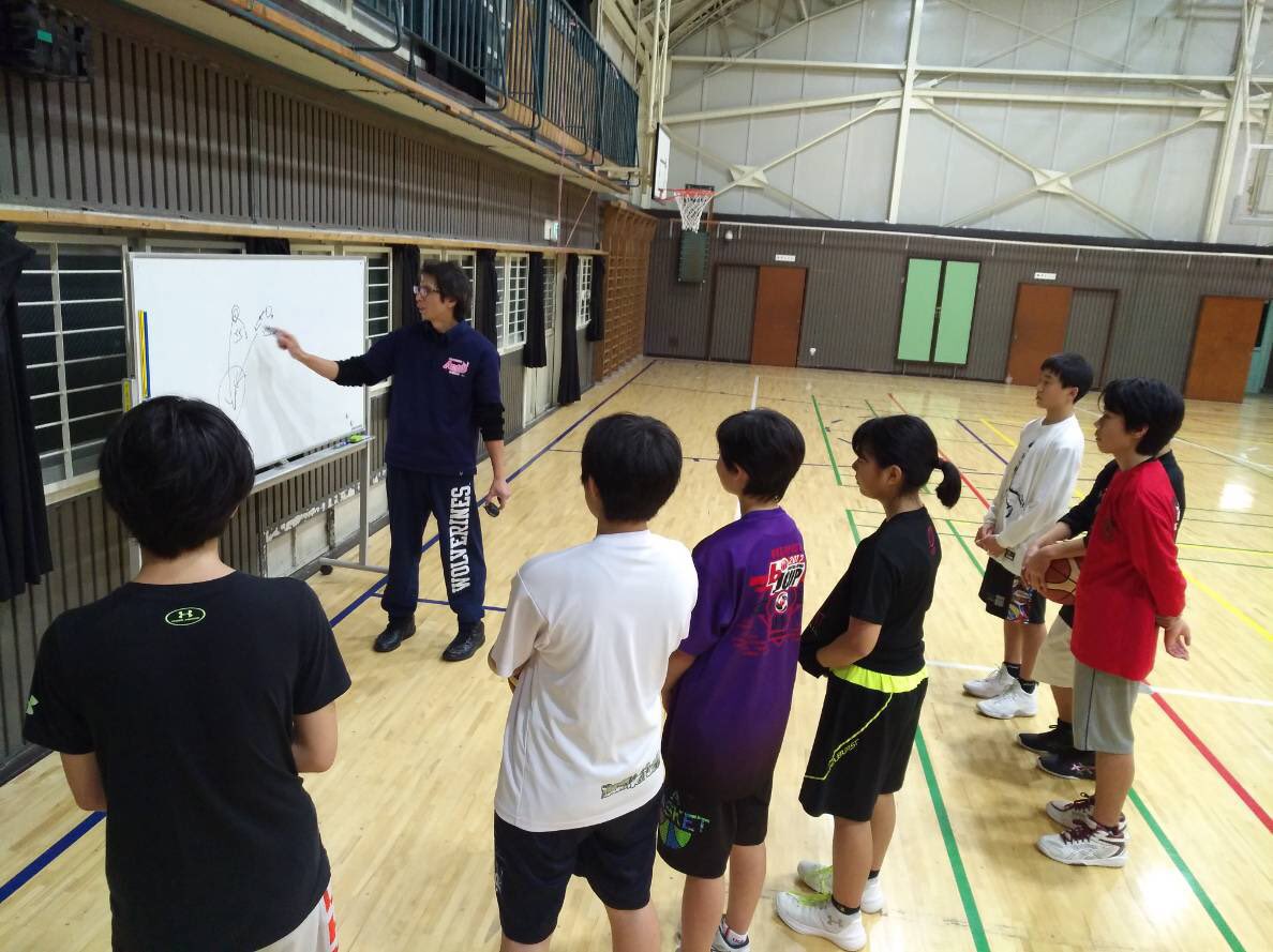 802beamsu15's tweet photo. 八王子市を拠点としたジュニアバスケットボールクラブ「ビームス八王子U15」です🏀
これから、スタッフがお知らせや練習風景をどんどん投稿していきます✨
よろしくお願いします🤲

#バスケット #バスケ #八王子 #ジュニアバスケットボールクラブ #u15 https://t.co/a8V9AUuUyC