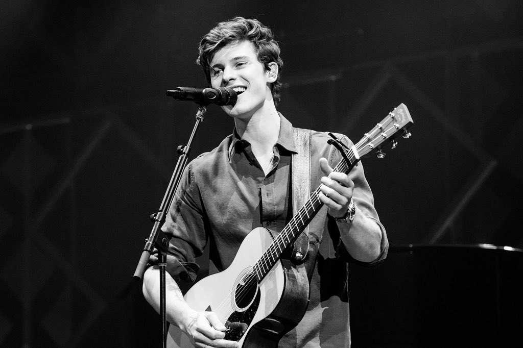 1061KISSFMDFW's tweet photo. .@ShawnMendes stole the show + our hearts. #KISSJingleBall ❤️ https://t.co/vAV12vCWaH