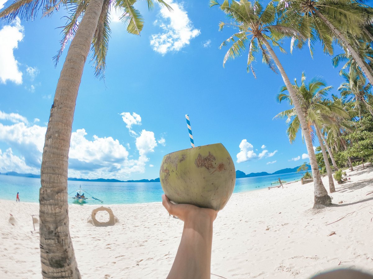hemjaye's tweet image. Seven Commando beach is like my heaven on earth. Palm trees, coconuts, fine white sand, and crystal clear aquamarine water 😍 📸 on a #GoProHERO7 #GoPro #Goproph