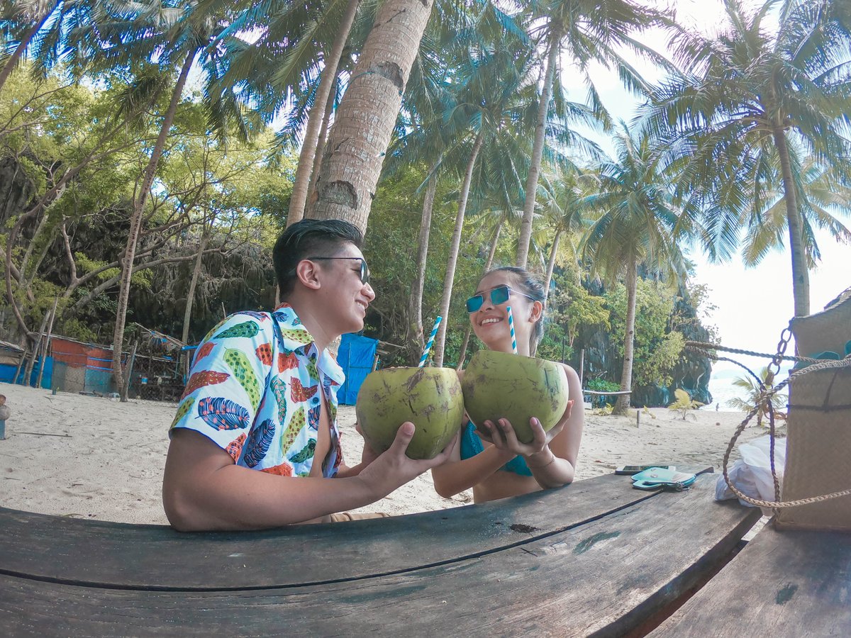 hemjaye's tweet image. Seven Commando beach is like my heaven on earth. Palm trees, coconuts, fine white sand, and crystal clear aquamarine water 😍 📸 on a #GoProHERO7 #GoPro #Goproph