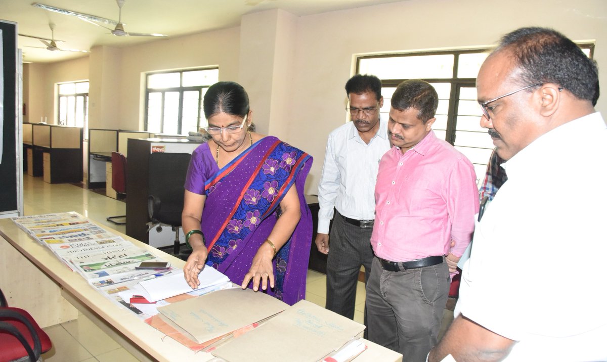 DEOSRD's tweet photo. ఎన్నికలపోటీ చేయుచున్న అభ్యర్థుల వ్యయ లెక్కింపులో ఎంసిఎంసి పని తీరు ప్రధానమైనదని ఎన్నికల పరిశీలకులు ఎం. ఈయాస్ అహ్మద్ అన్నారు #SangareddyDistrict https://t.co/eFs5DzFLfR