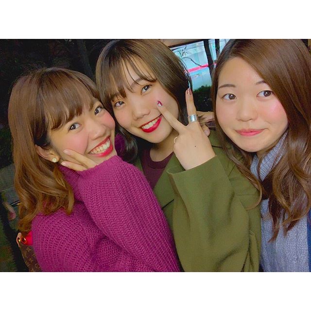 231_h's tweet photo. *
*
"社会人10年目も同じことしてるに1票✌︎"
*
*
#精神年齢も笑いのツボも全部一緒
#笑いすぎて腹筋筋肉痛
#同期愛︎︎☺︎︎☺︎︎☺︎
#nov_27 https://t.co/wPUHY5f1ut https://t.co/ebupKXBocq