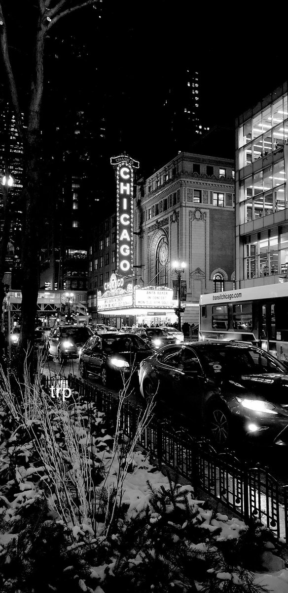 TheReelPandora's tweet photo. I decided last minute to attend the 2nd Chicago show too. @IAMANITABAKER and her #MAGICIANS gave us fun surprises throughout the performance, and the energy in the house was just incredible. 🔥stayed lit!
#OurCelebration #AnitaBaker
#SheRecordedUsOnHerPhone #Angel https://t.co/lKPsLaIkvz
