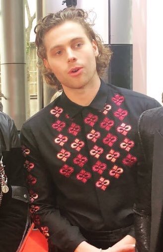 TeesByTJ's tweet photo. I BE SO WHIPPED BRUH @Luke5SOS #5SOSArias https://t.co/Qsj92GNHjm