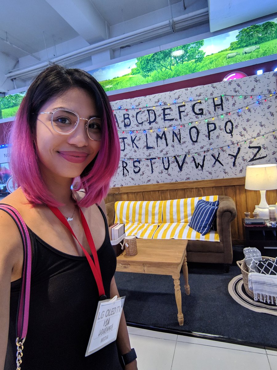 HerGadgetMatch's tweet image. This looks familiar 😅 
#LGNetflix #LGGoBeyond