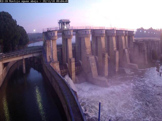 siraguadiana's tweet photo. #BuenosDías E2-19: Presa de Montijo 👀 
Datos en tiempo real en https://t.co/BlB14kc2hf https://t.co/7GSNoKCmYT
