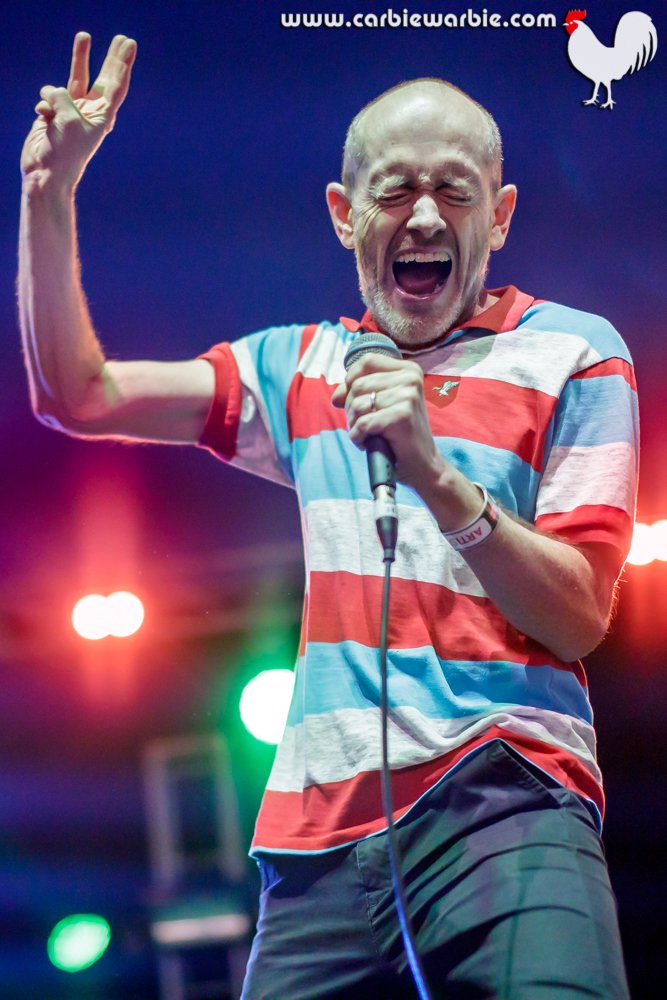 CarbieWarbie's tweet photo. @TripodActual or as I like to call this....
"Rock'n'Roll photography of a comedy act".
Some FUN at @QueenscliffFest. ๐๐๐โค๏ธโก๏ธ๐ #Tripod #QMF2018 https://t.co/ZLiulhNGPc