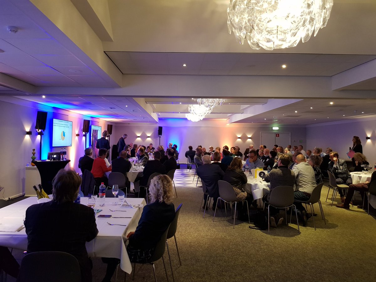 Bijeenkomst @Konnektos in de <a href="/gtweert/">Golden Tulip Weert</a> over de arbeidsmarkt, en specifiek de werkzoekenden boven de 50. Veel vooroordelen zijn weggenomen met een mooi resultaat: verschillende matches tussen werkgevers en werkzoekenden