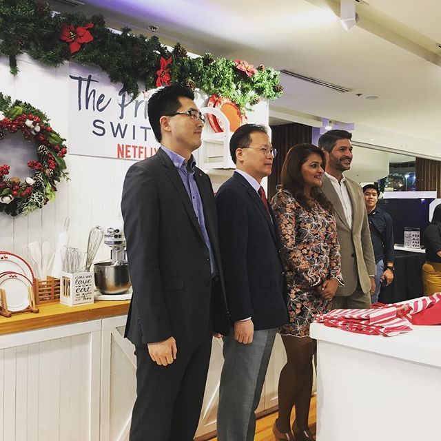 iamchingdee's tweet image. With LG Philippines Managing Director Mr. Inkwun Heo, LG Philippines VP for Home Entertainment Mr. Jongnam An, Netflix SEA &amp;amp; Taiwan Head of Partner Marketing Ms. Dipashree Das, and today’s host Mr. James Deakin. #LGNetflix #LGGoBeyond ift.tt/2ztXSJi