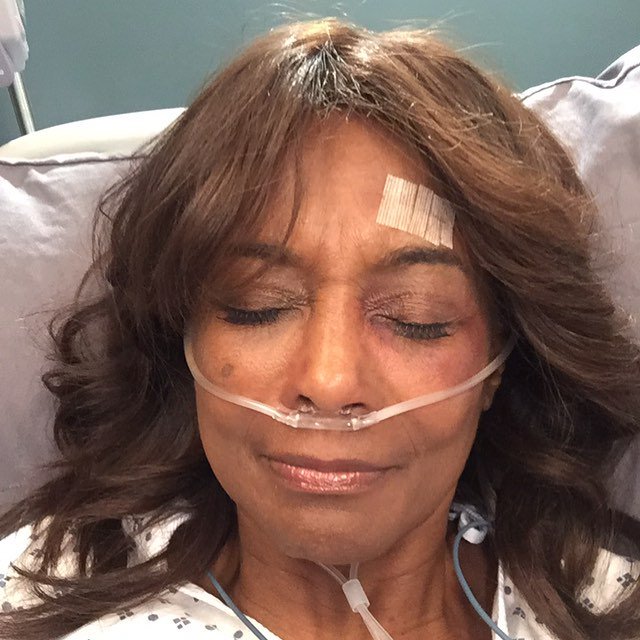 This AIN&rsquo;T REAL. It&rsquo;s my character on &ldquo;GREYS ANATOMY.&rdquo; Having a great time. Will keep you posted for<a href="/tag/wcw"class="tags"><span>#wcw</span></a>